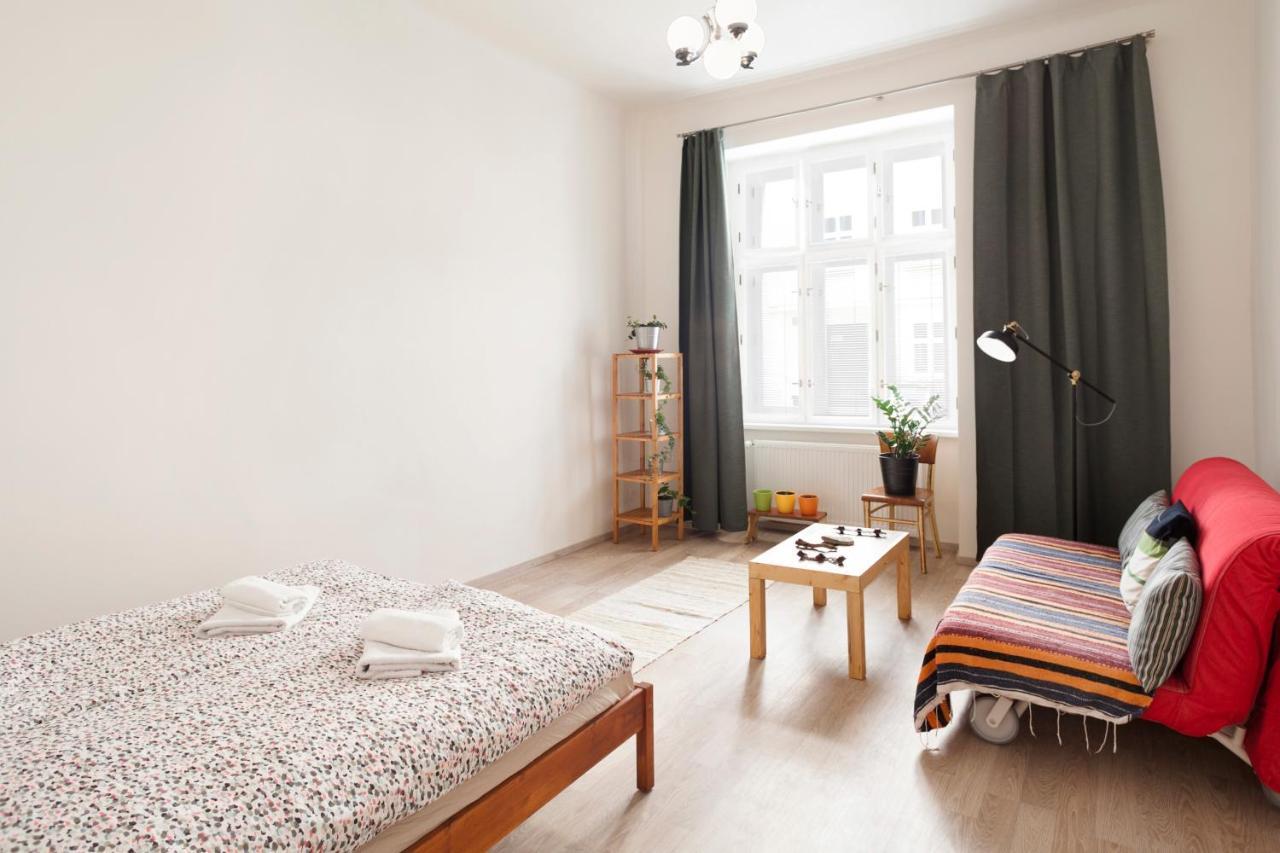One-bedroom Park Flat Appartamento Praga